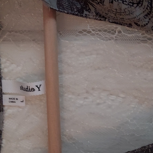 Studio Y Tunic Blouse - Picture 3 of 4